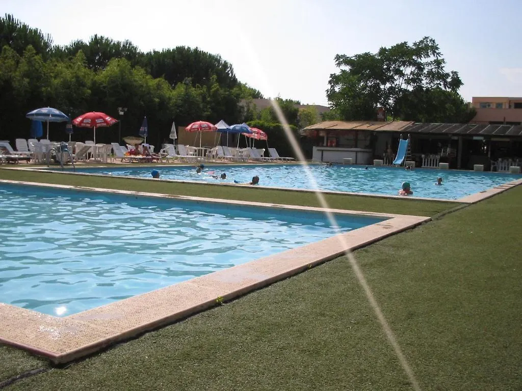 ** Aparthotel Trilocale In Un Residence A Principina Mare Principina a Mare Italy