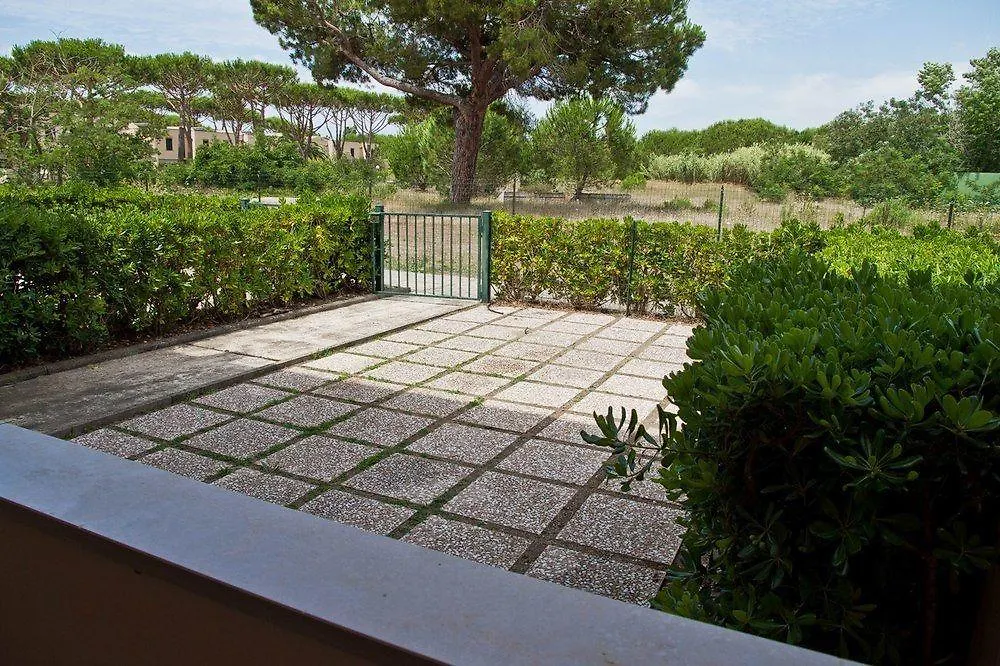 Trilocale In Un Residence A Principina Mare Principina a Mare 2*,  Italy